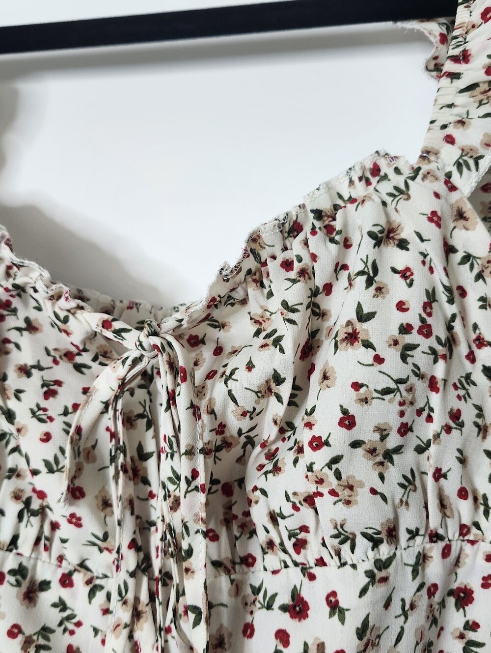 Milkmaid Floral Tie-Front Crop Top Size Medium - Picture 3 of 7